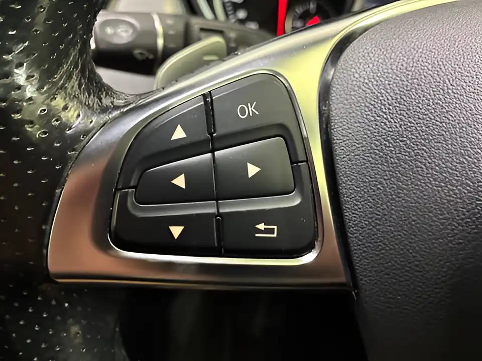 Used 2015 Mercedes-Benz Gle AMG Line (premium) Grey - Interior and Exterior details 14