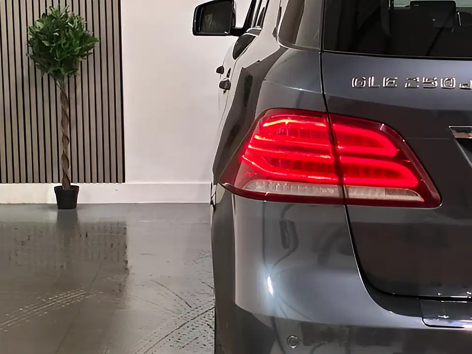 Used 2015 Mercedes-Benz Gle AMG Line (premium) Grey - Interior and Exterior details 17