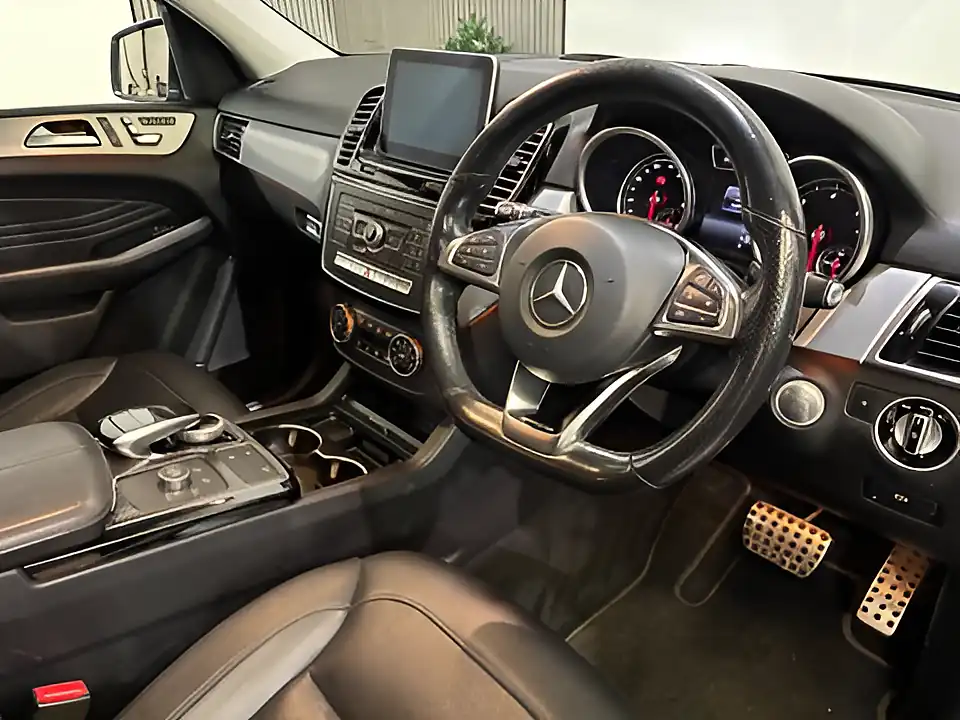 Used 2015 Mercedes-Benz Gle AMG Line (premium) Grey - Interior and Exterior details 3