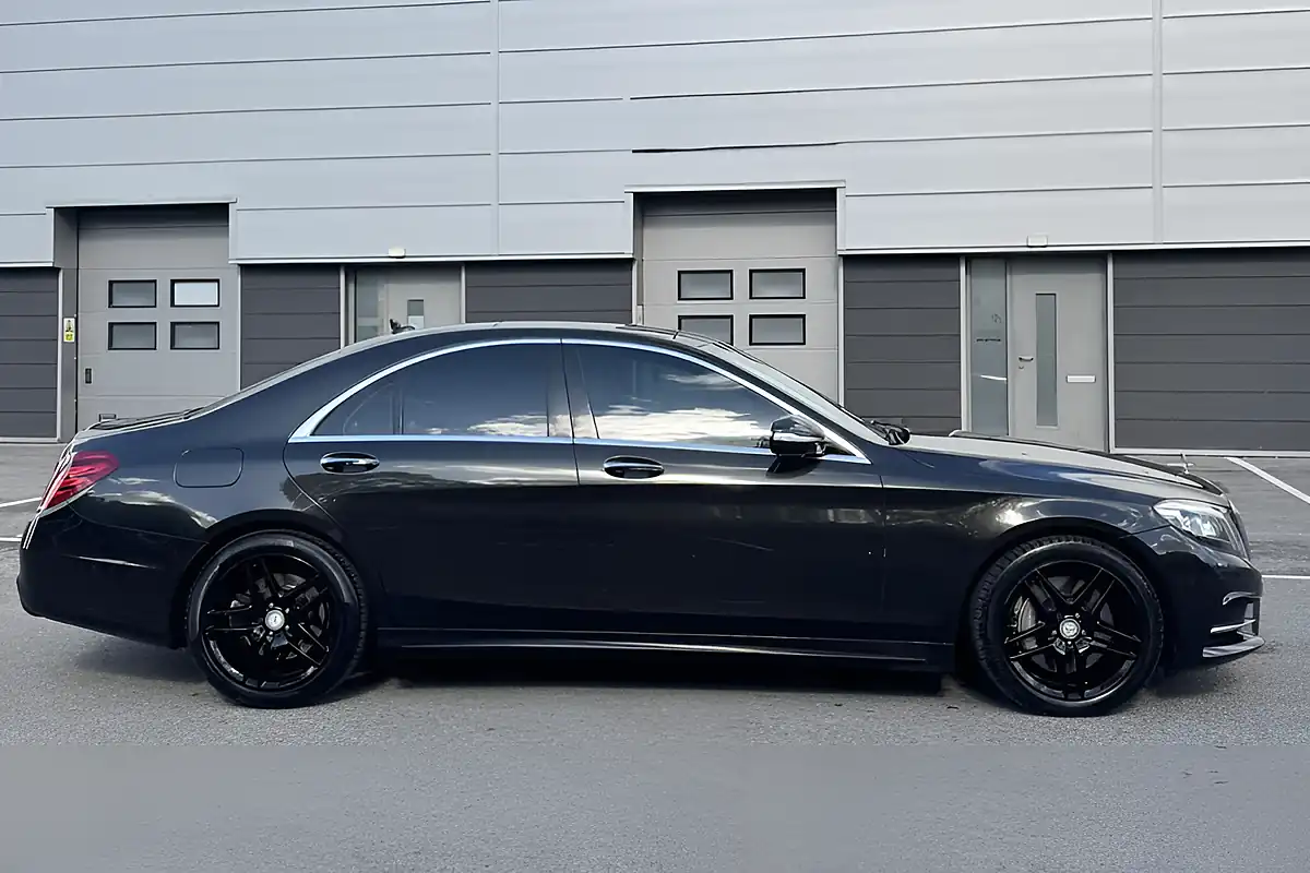 Used 2015 Mercedes-Benz S-Class AMG Line Brown - Interior and Exterior details 3