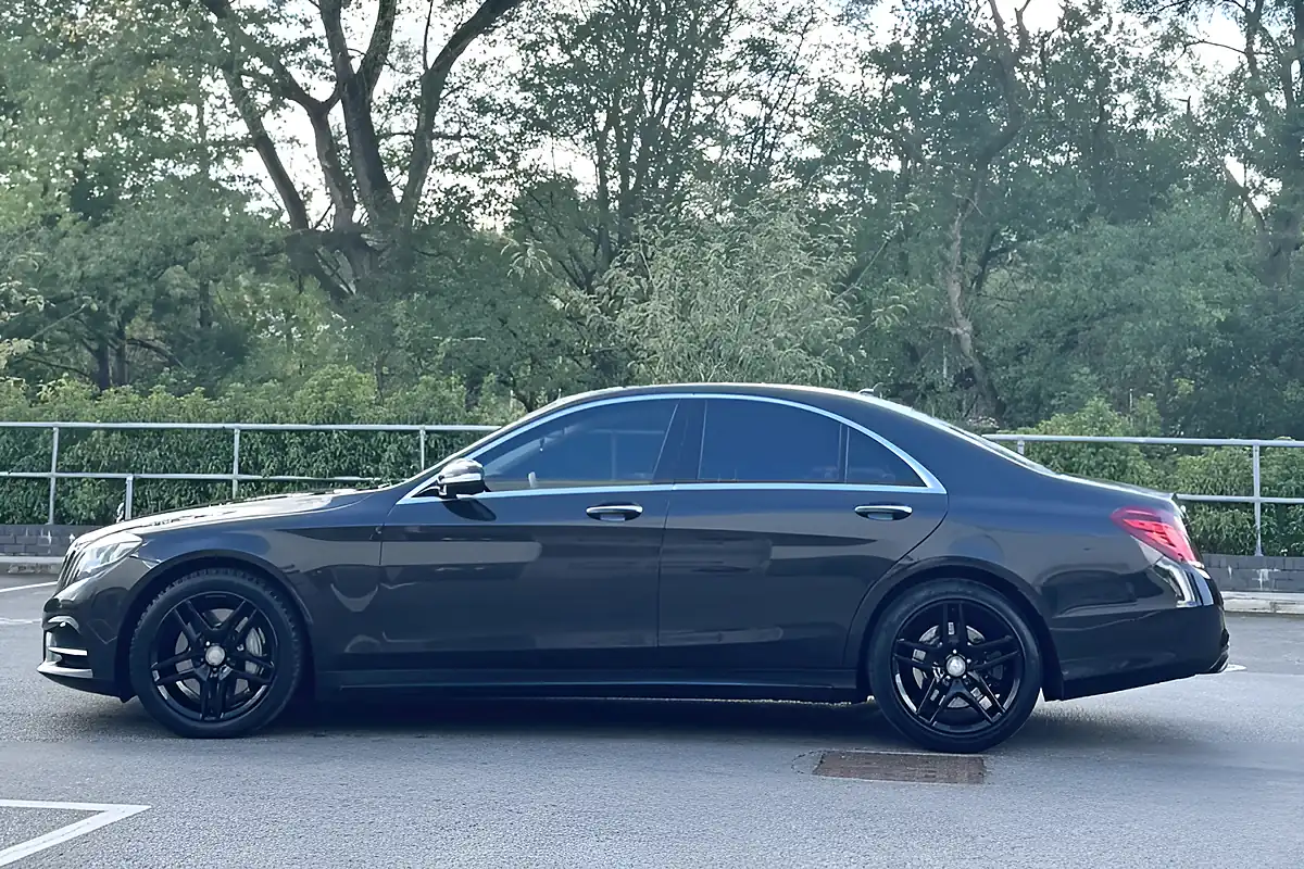 Used 2015 Mercedes-Benz S-Class AMG Line Brown - Interior and Exterior details 7