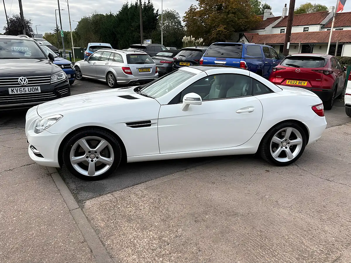 Used 2015 Mercedes-Benz Slk White - Interior and Exterior details 10
