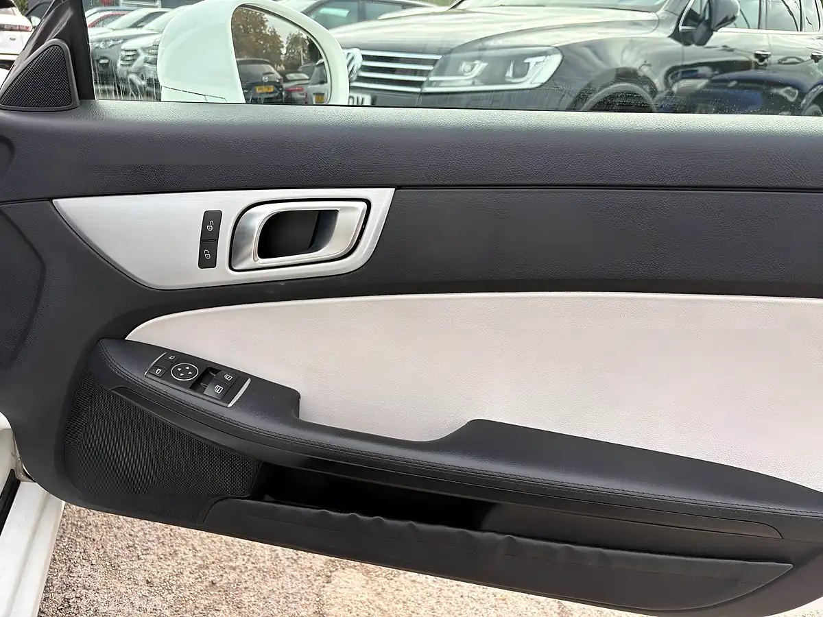 Used 2015 Mercedes-Benz Slk White - Interior and Exterior details 20