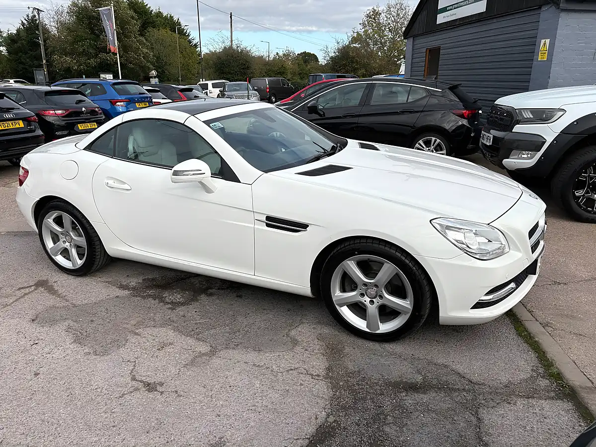 Used 2015 Mercedes-Benz Slk White - Interior and Exterior details 9
