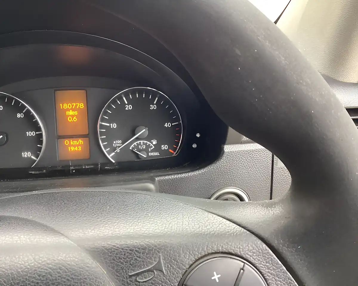 Used 2015 Mercedes-Benz Sprinter Drop Side Pick Up White - Interior and Exterior details 18