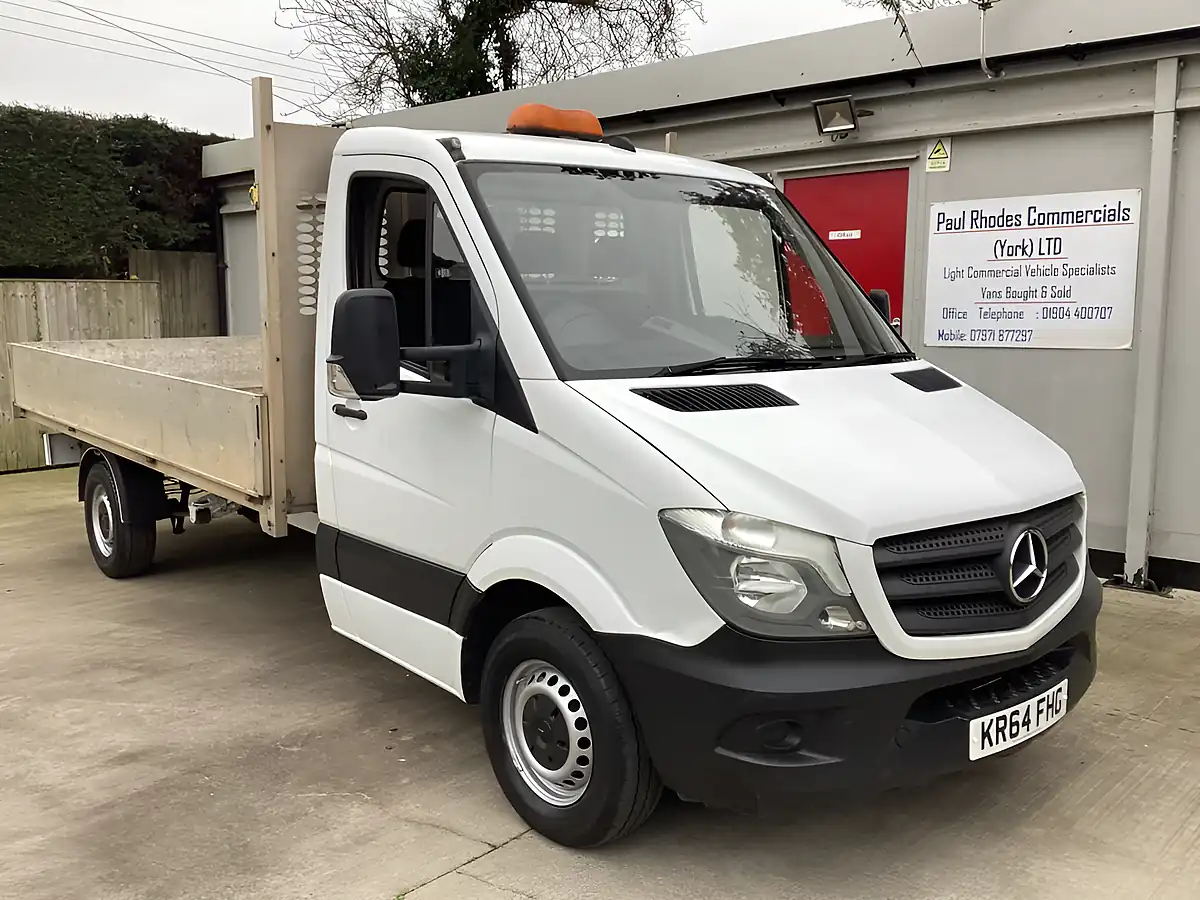 Used 2015 Mercedes-Benz Sprinter Drop Side Pick Up White - Interior and Exterior details 5