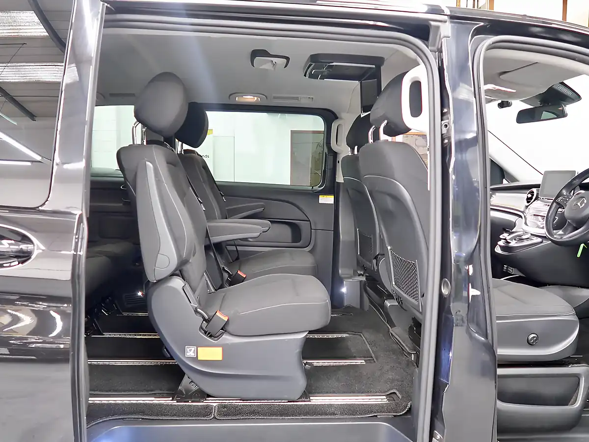 Used 2015 Mercedes-Benz V Class Sport Black - Interior and Exterior details 18