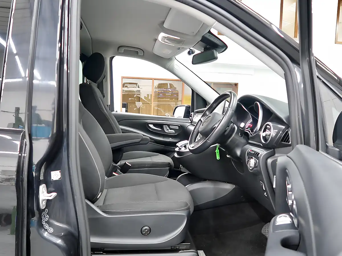 Used 2015 Mercedes-Benz V Class Sport Black - Interior and Exterior details 20