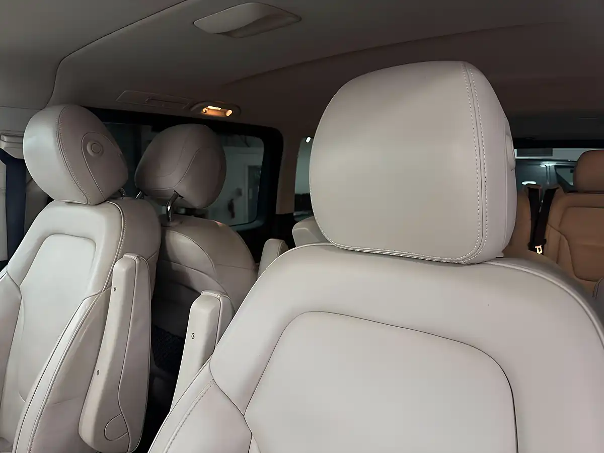 Used 2015 Mercedes-Benz V Class Sport Black - Interior and Exterior details 18