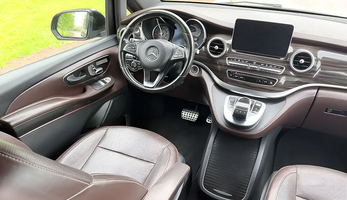 Used 2015 Mercedes-Benz V250 Sport Black - Interior and Exterior details 10