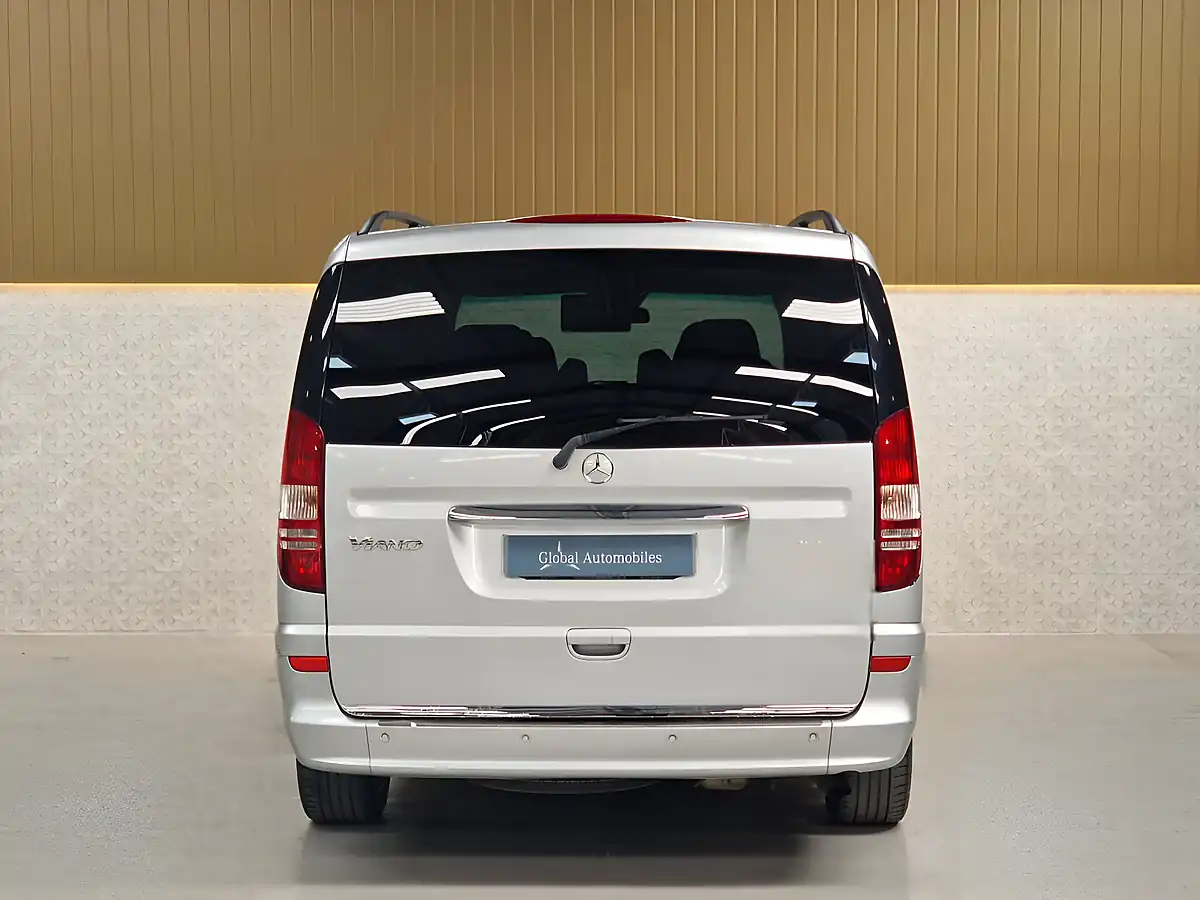 Used 2015 Mercedes-Benz Viano Ambiente Iridium Silver - Interior and Exterior details 9
