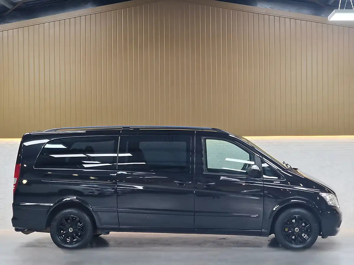 Used 2015 Mercedes-Benz Viano Ambiente Obsidian Black - Interior and Exterior details 13