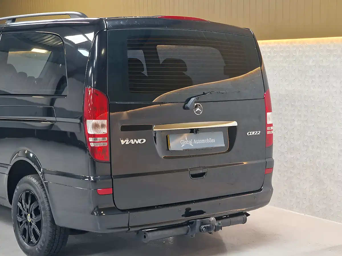 Used 2015 Mercedes-Benz Viano Ambiente Obsidian Black - Interior and Exterior details 14