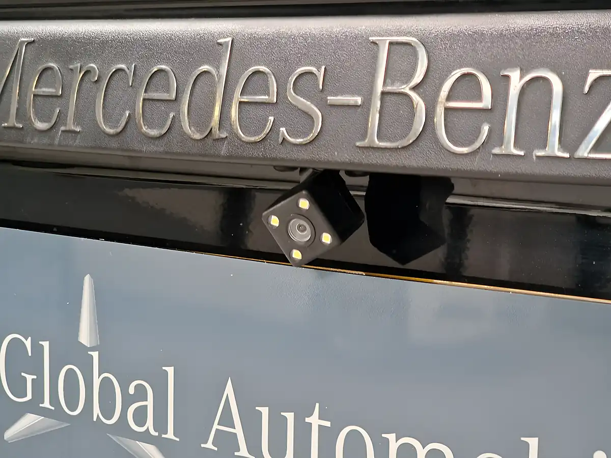Used 2015 Mercedes-Benz Vito 5 SEAT Obsidian Black - Interior and Exterior details 9