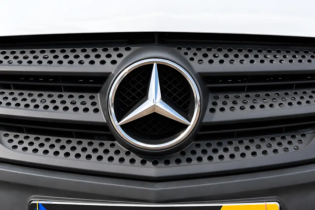 Used 2015 Mercedes-Benz Vito Pro Tourer Double Cab White - Interior and Exterior details 6