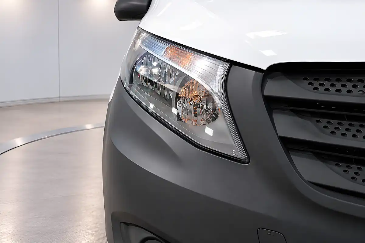 Used 2015 Mercedes-Benz Vito Pro White - Interior and Exterior details 7