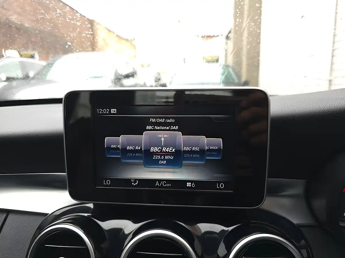 Used 2015 Mercedes C Class Se Black - Interior and Exterior details 12