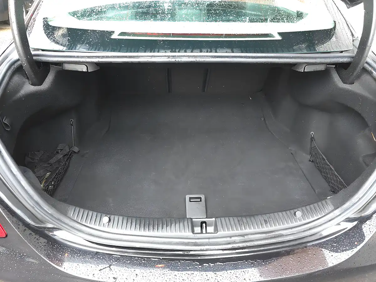 Used 2015 Mercedes C Class Se Black - Interior and Exterior details 19