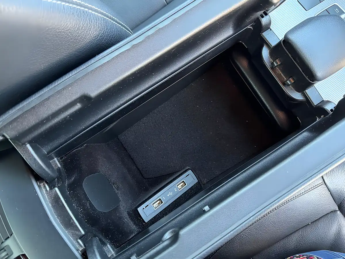 Used 2015 Mercedes E220 AMG Night Edition Tenorite Grey - Interior and Exterior details 16