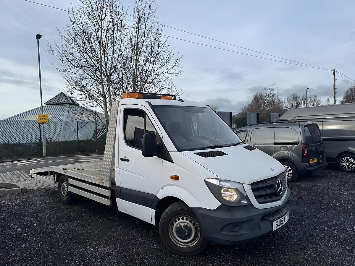 Used 2015 Mercedes Sprinter L2 White - Front View