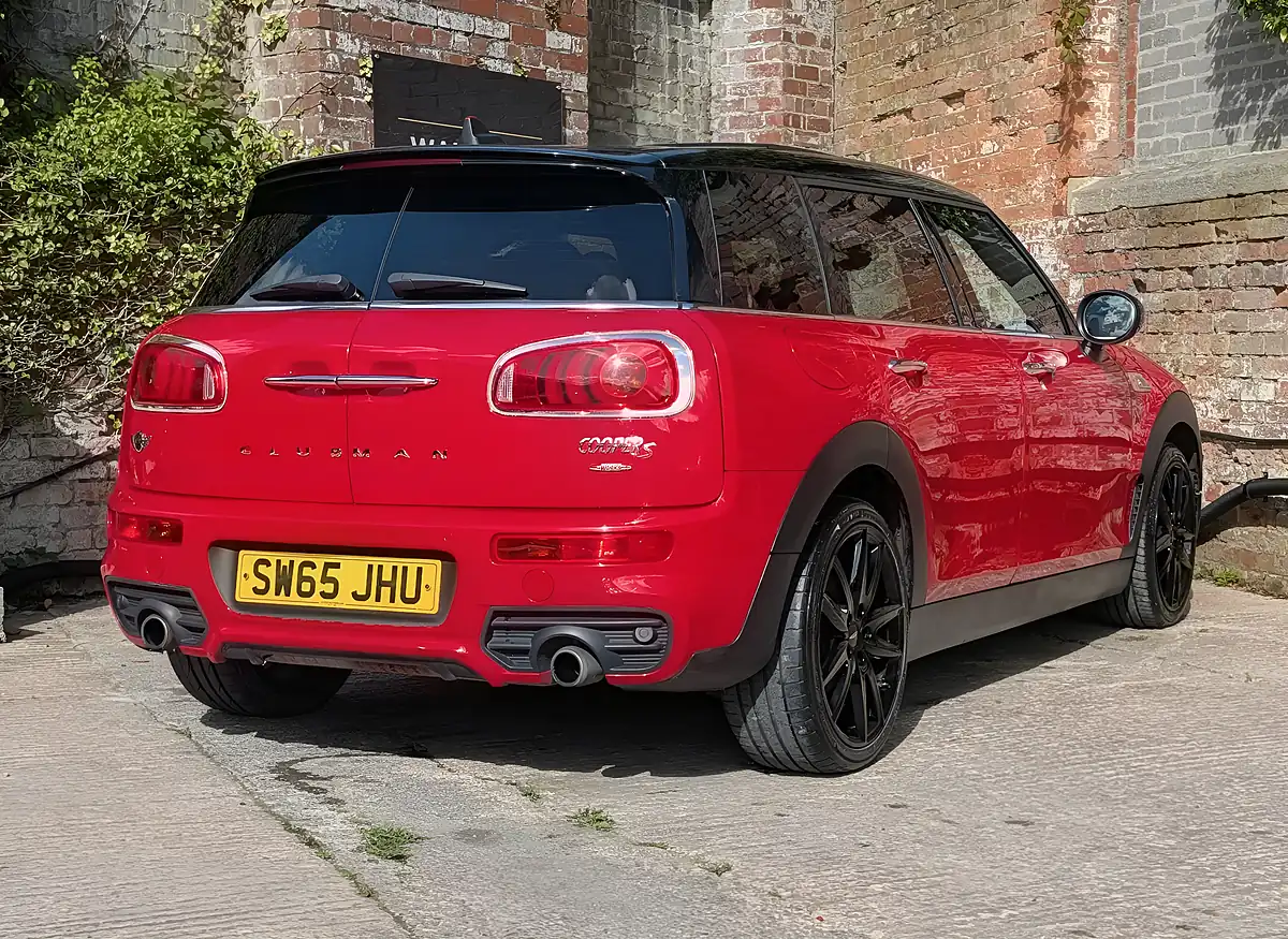 Used 2015 MINI Clubman Cooper S Red - Interior and Exterior details 6