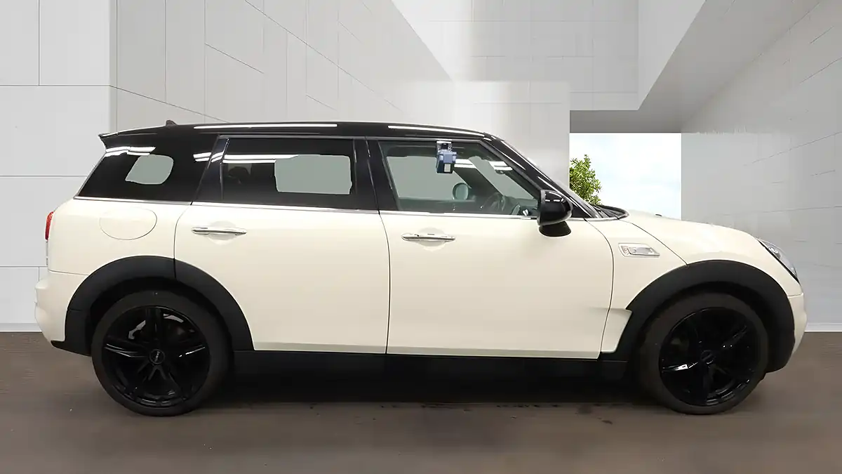 Used 2015 MINI Clubman Cooper Sd White - Interior and Exterior details 5