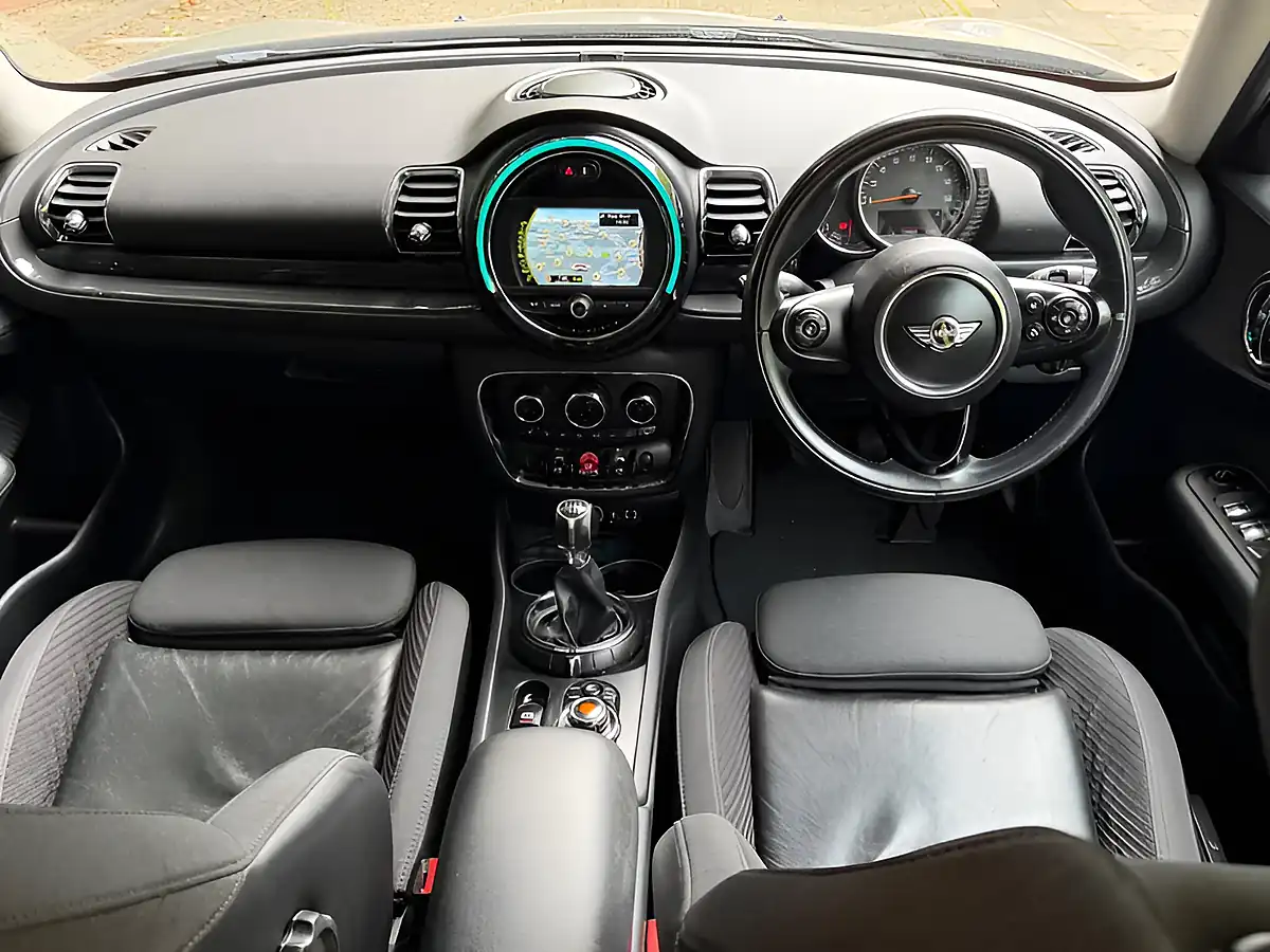 Used 2015 MINI Clubman Cooper Silver - Interior and Exterior details 10