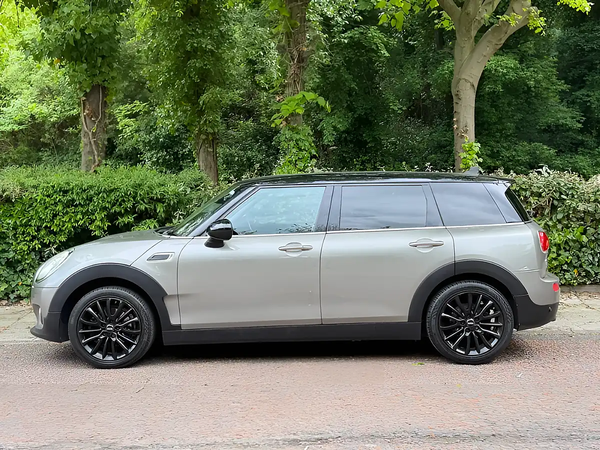 Used 2015 MINI Clubman Cooper Silver - Interior and Exterior details 9