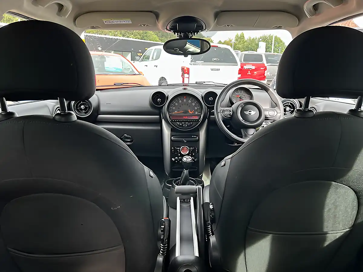 Used 2015 MINI Clubman Cooper Silver - Interior and Exterior details 11