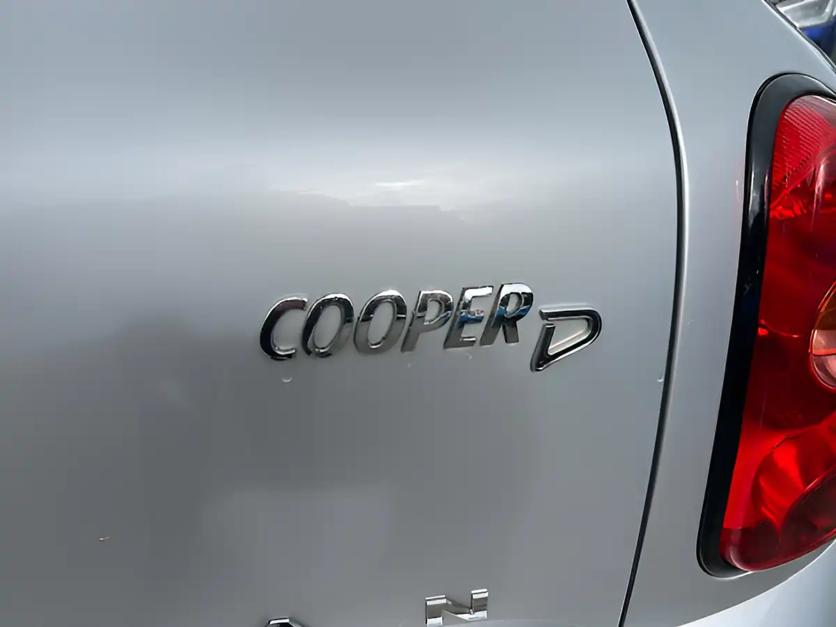 Used 2015 MINI Clubman Cooper Silver - Interior and Exterior details 12