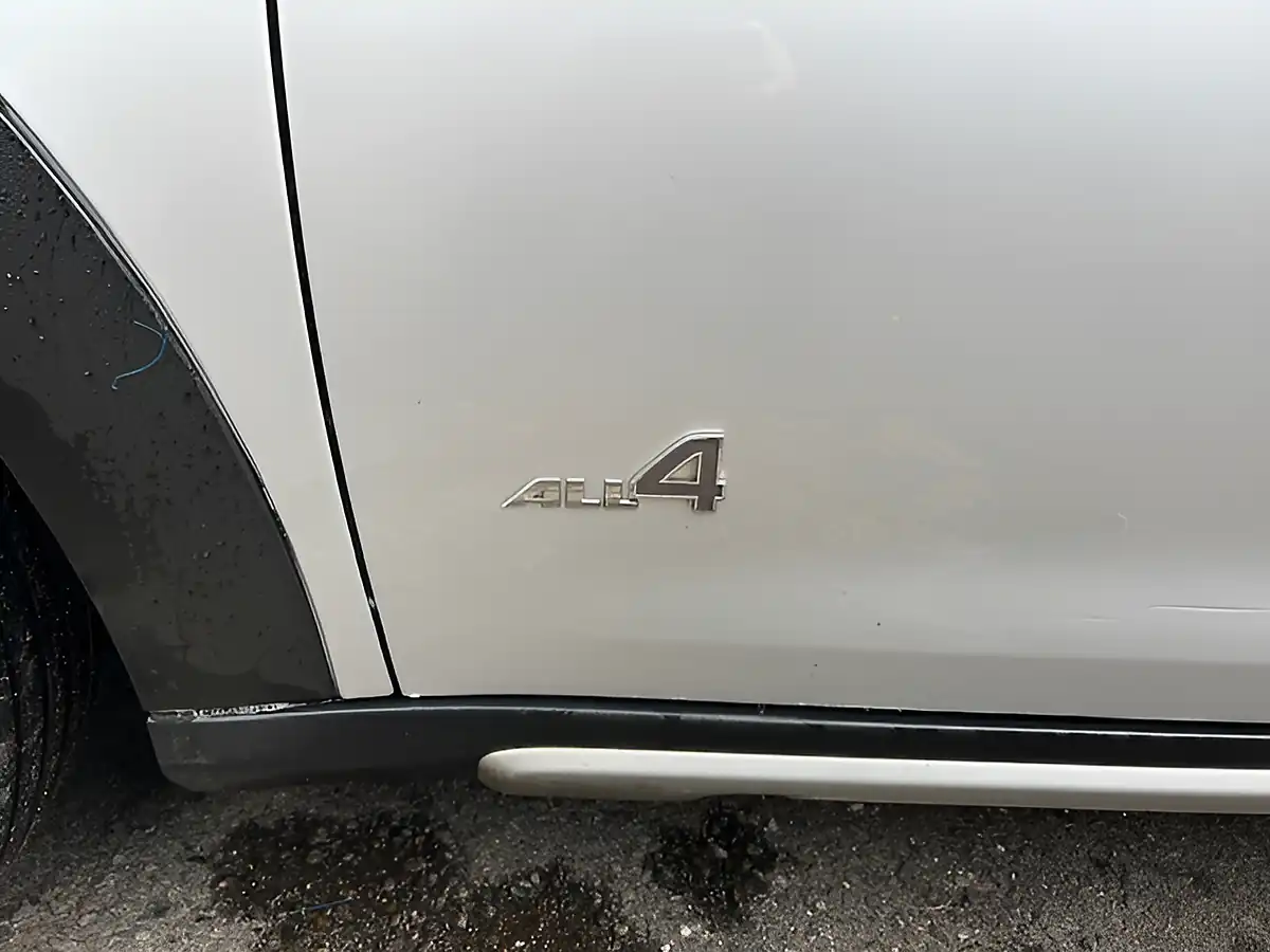 Used 2015 MINI Clubman Cooper Silver - Interior and Exterior details 7