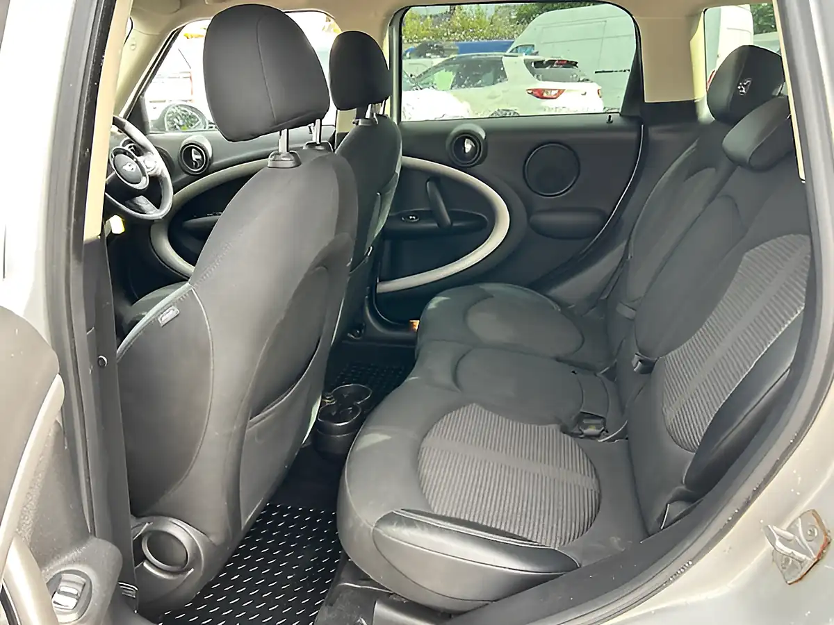 Used 2015 MINI Clubman Cooper Silver - Interior and Exterior details 8