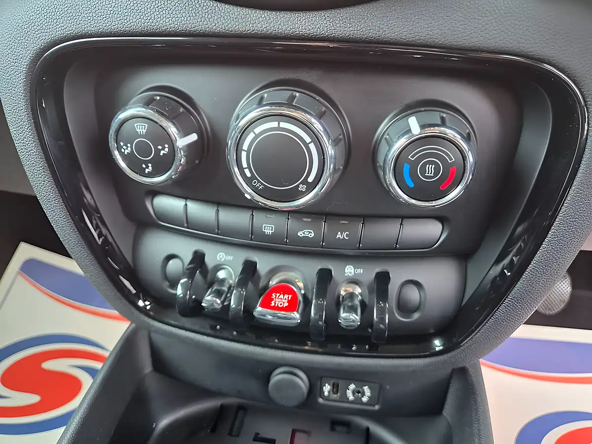 Used 2015 MINI Clubman Cooper White - Interior and Exterior details 19