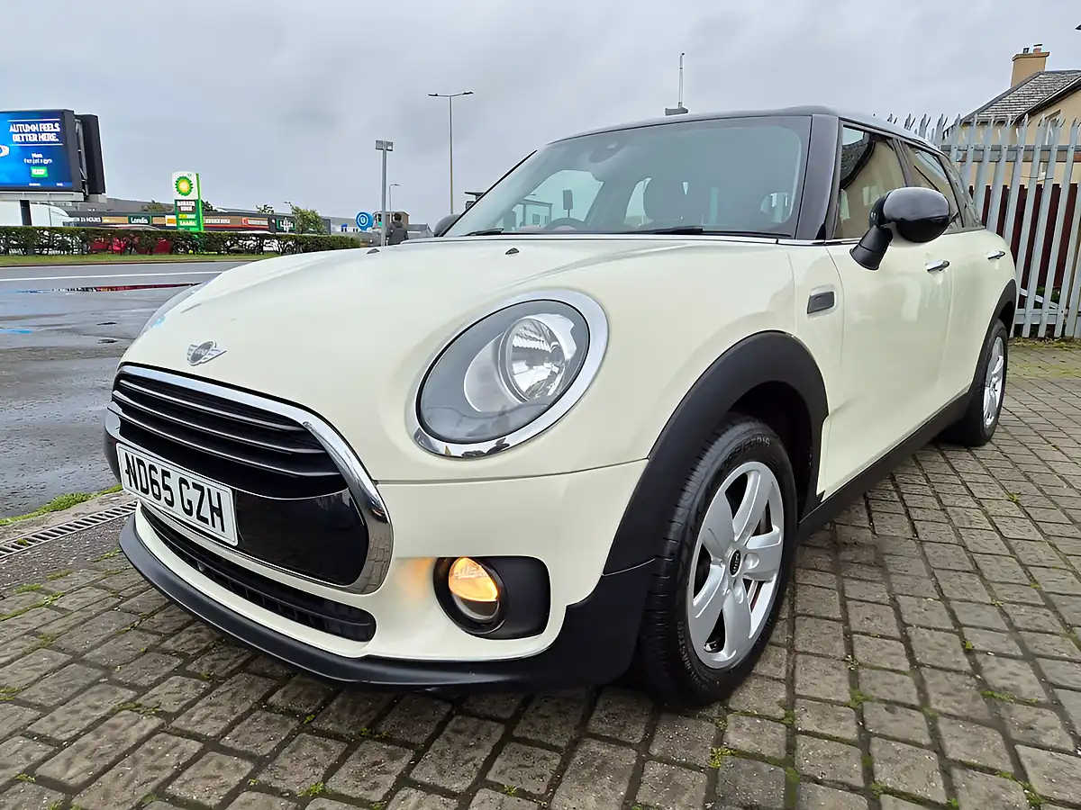 Used 2015 MINI Clubman Cooper White - Interior and Exterior details 3