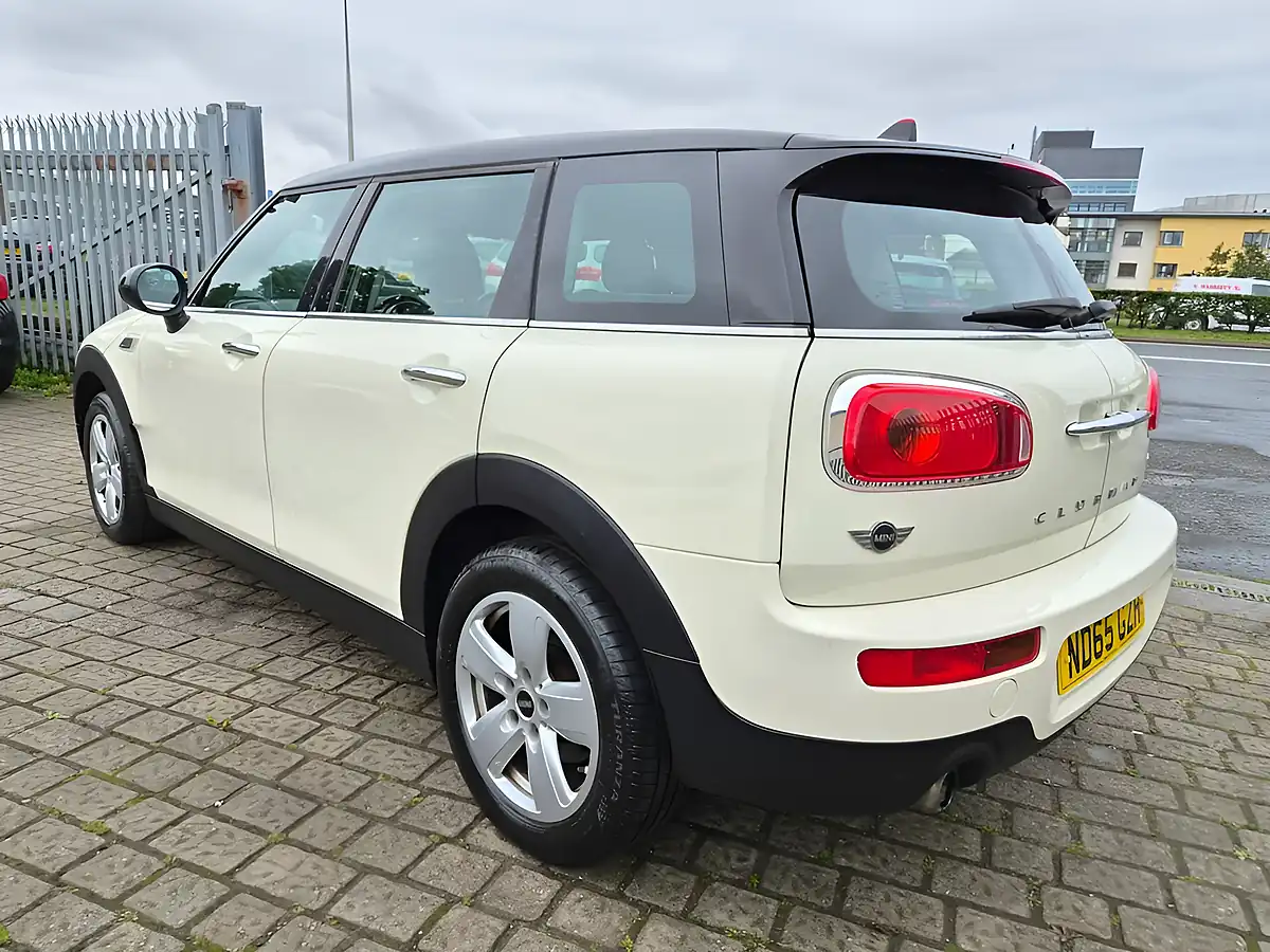 Used 2015 MINI Clubman Cooper White - Interior and Exterior details 4