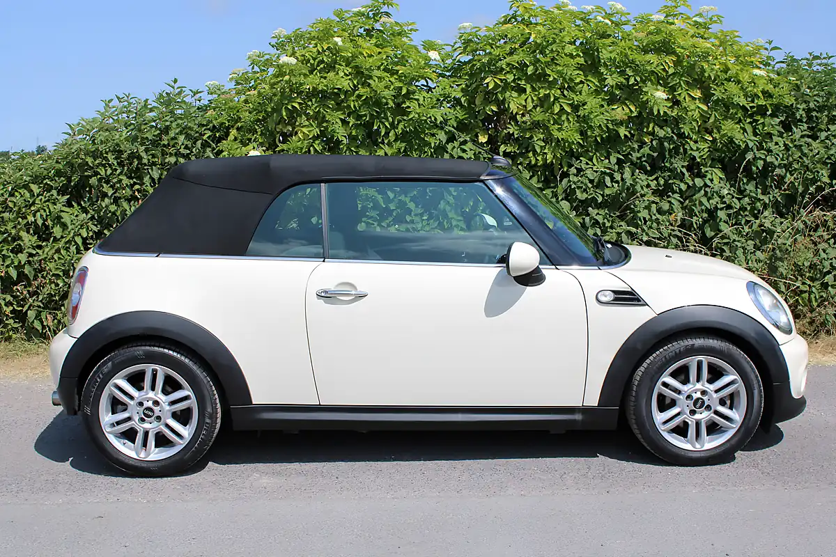 Used 2015 MINI Convertible Cooper Pepper White - Interior and Exterior details 10
