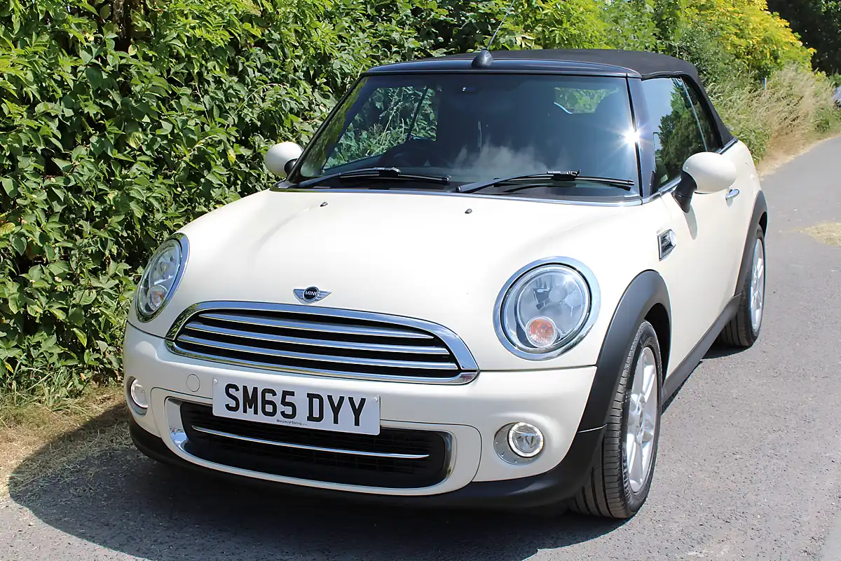 Used 2015 MINI Convertible Cooper Pepper White - Interior and Exterior details 2