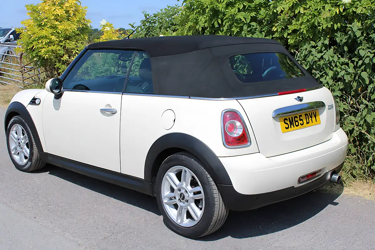 Used 2015 MINI Convertible Cooper Pepper White - Interior and Exterior details 6