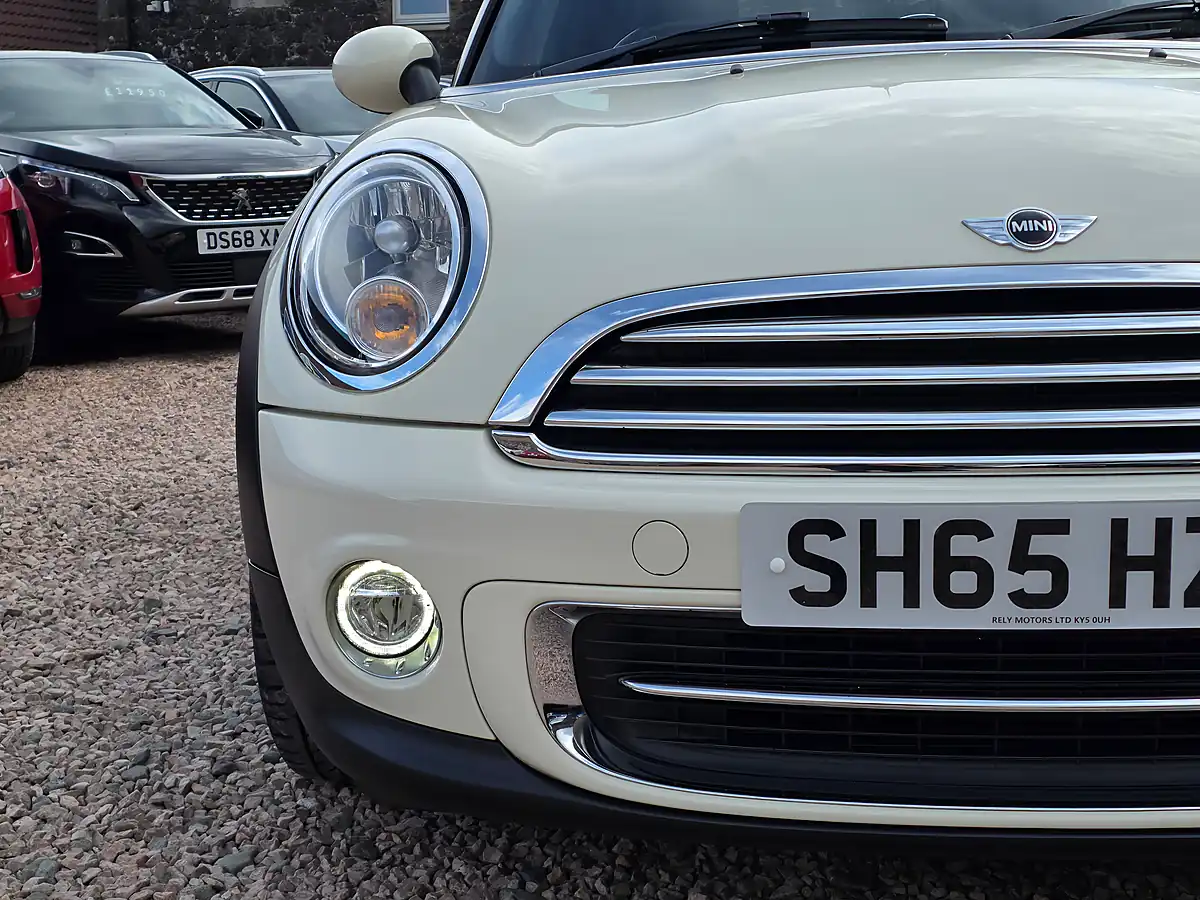 Used 2015 MINI Convertible Cooper White - Interior and Exterior details 5