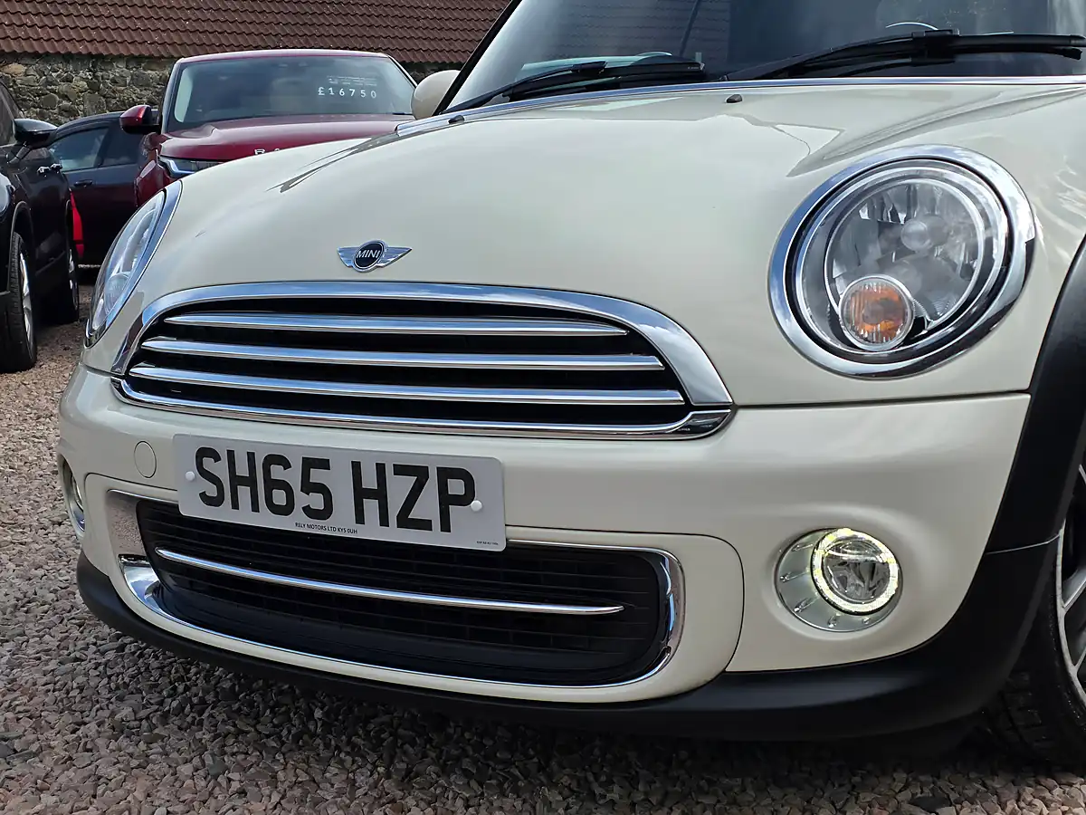 Used 2015 MINI Convertible Cooper White - Interior and Exterior details 7