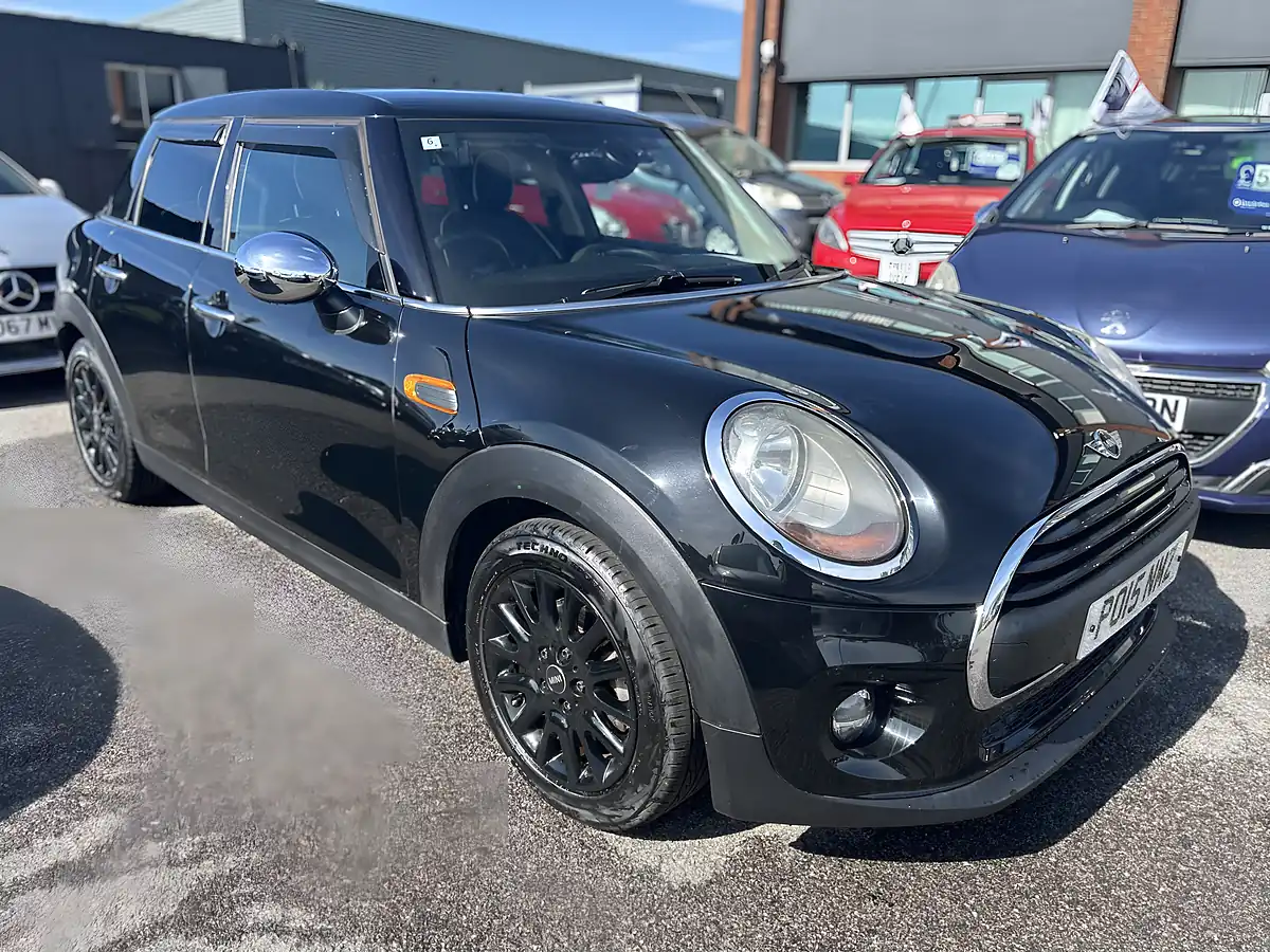 Used 2015 MINI Cooper Black - Front View