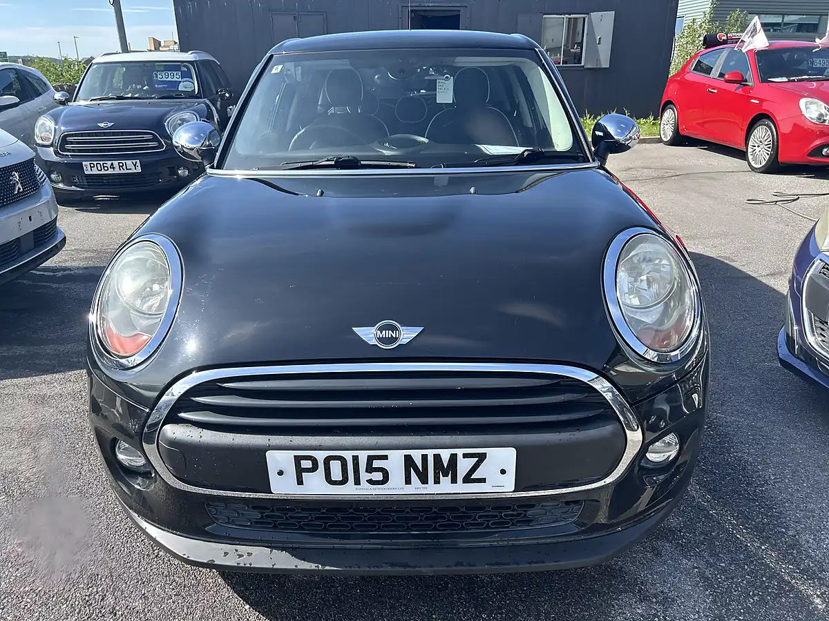Used 2015 MINI Cooper Black - Interior and Exterior details 2
