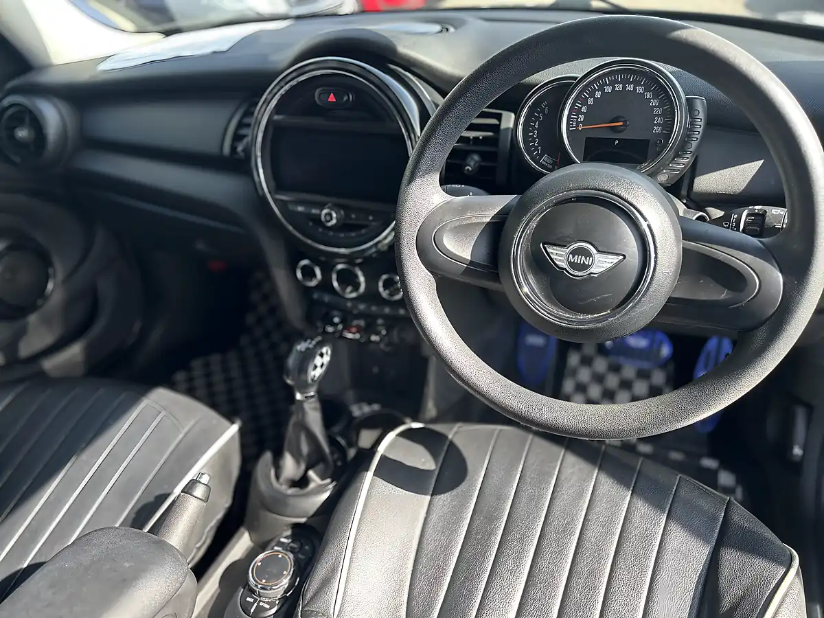 Used 2015 MINI Cooper Black - Interior and Exterior details 4