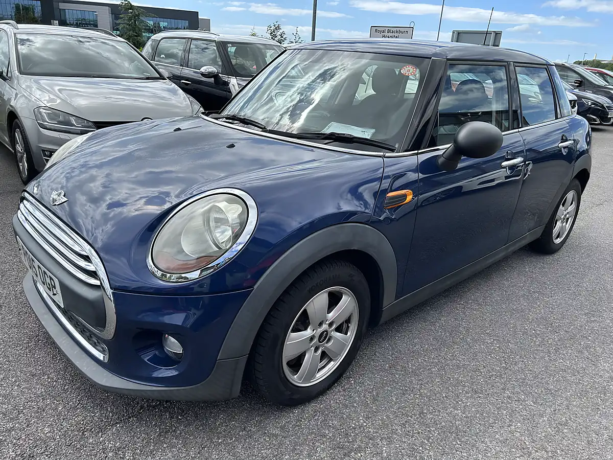 Used 2015 MINI Cooper Blue - Interior and Exterior details 3