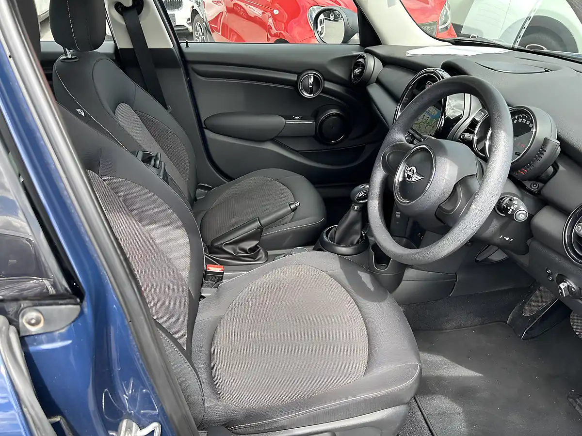 Used 2015 MINI Cooper Blue - Interior and Exterior details 7