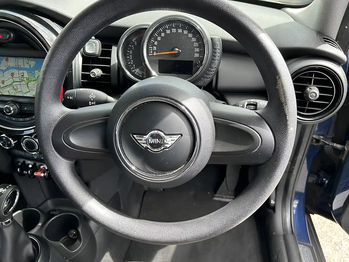 Used 2015 MINI Cooper Blue - Interior and Exterior details 9