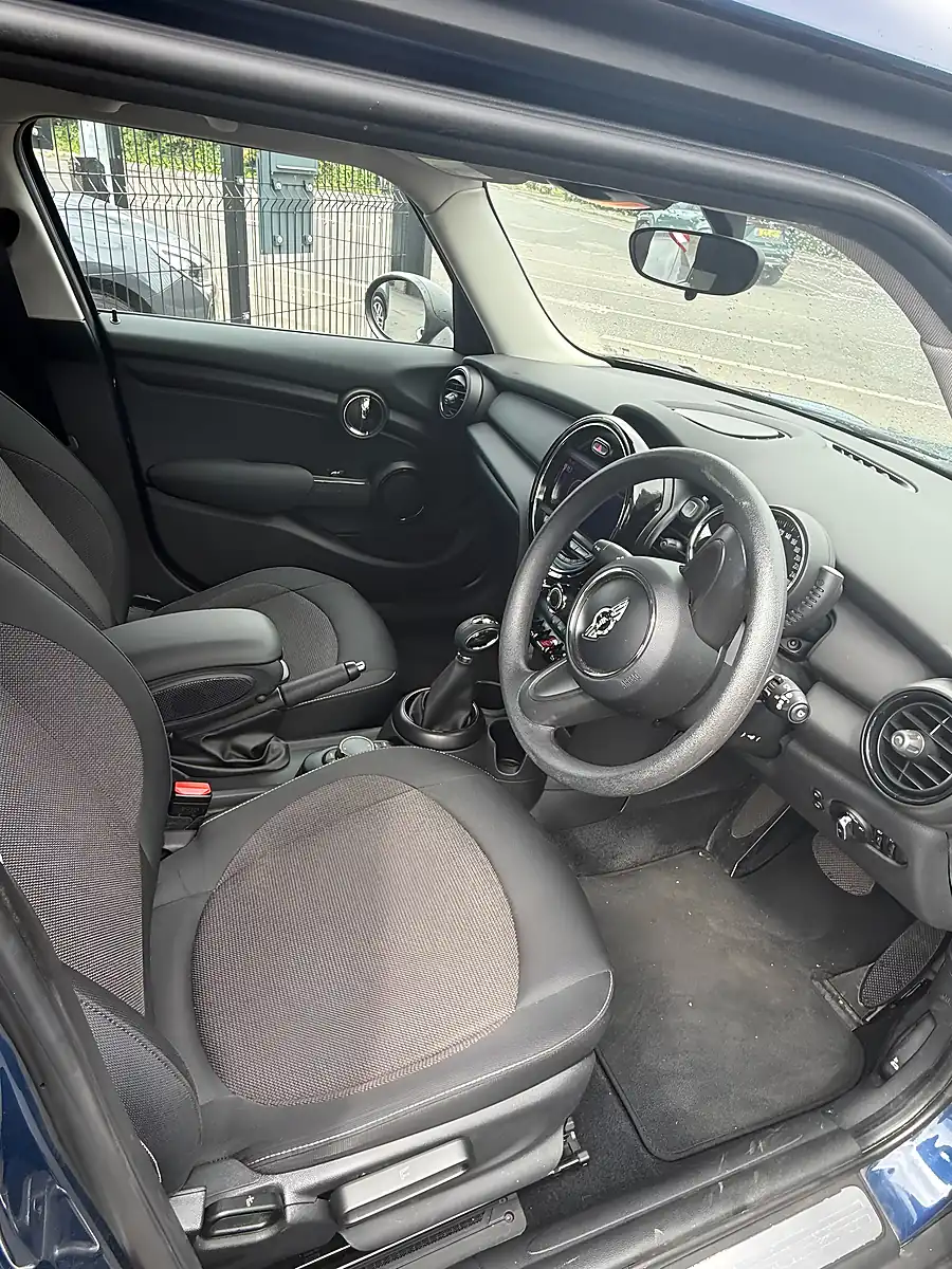 Used 2015 MINI Cooper Blue - Interior and Exterior details 5
