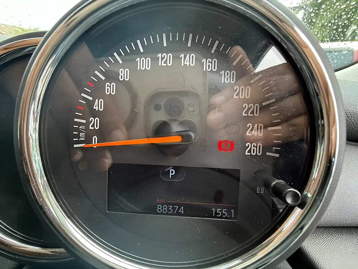 Used 2015 MINI Cooper Blue - Interior and Exterior details 6