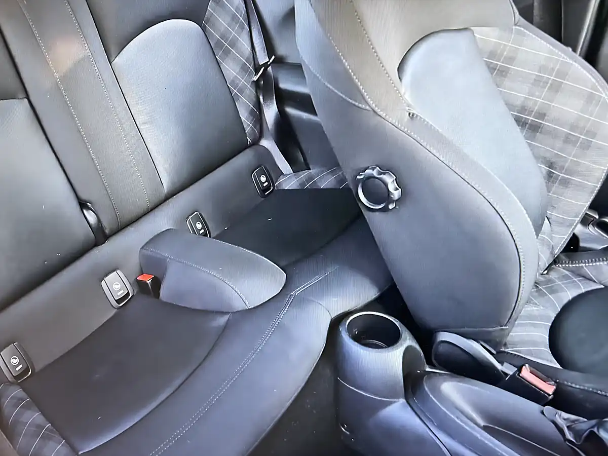 Used 2015 MINI Cooper Chili Ii Pack British Racing Green Metallic - Interior and Exterior details 7