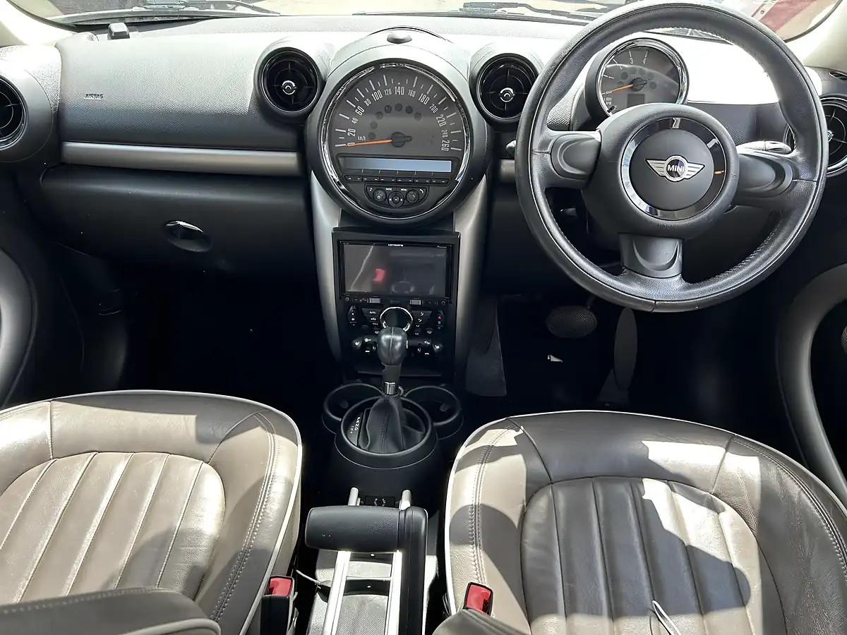 Used 2015 MINI Cooper Crossover Blue - Interior and Exterior details 10